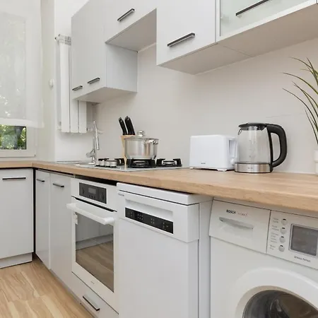 Bright Wola Near Metro Station By Renters * Varsóvia